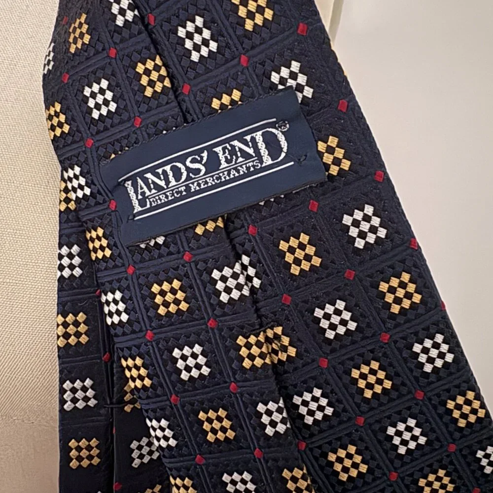 Lands' End Direct Merchants Blue Diamond Pattern 100% Silk Tie Preppy